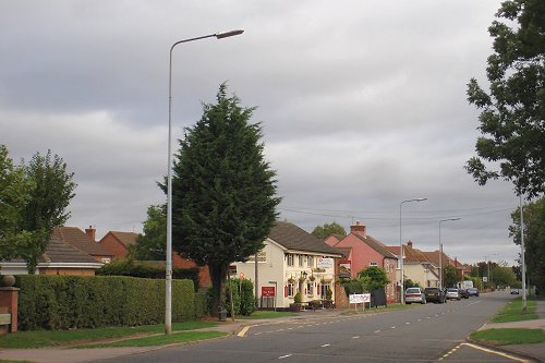 Looking towards Bedford along Bedford Road Barton-le-Clay, 2010