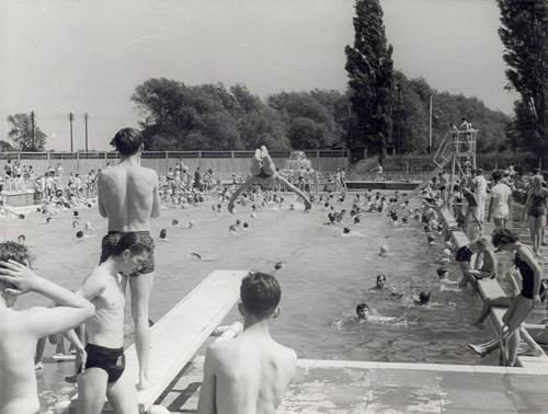 Children playing at Newnham Bridge Swimming Baths, Bedford