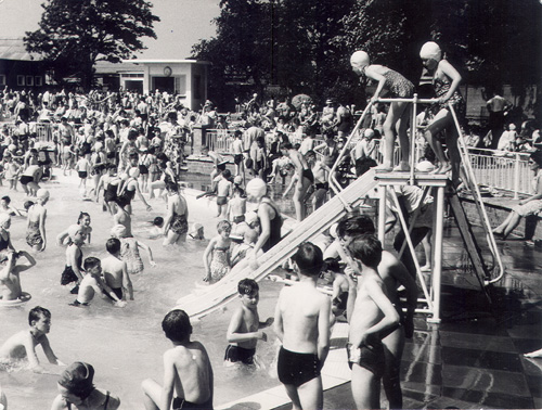 Children playing at Newnham Bridge Swimming Baths, Bedford