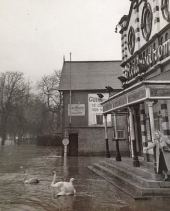 Floods in front of the Picturedrome cinema, Bedford. Bedfordshire Times 1947