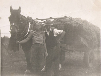 Florence Brasier with horse and cart and farmer