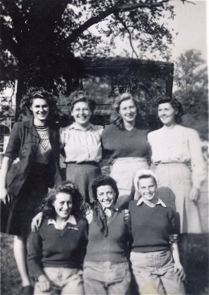 Land girls at Kensworth Hostel
