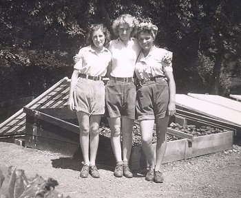 Many Land Girls in Bedfordshire worked in market gardens