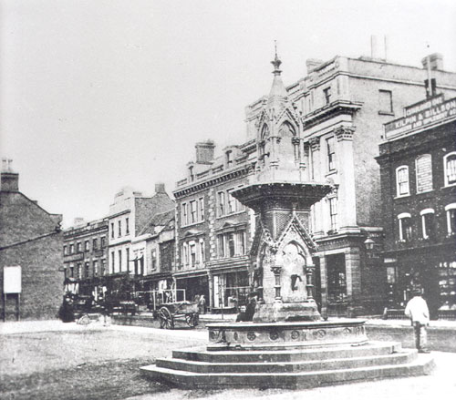 Turnley Drinking Fountain, High Street