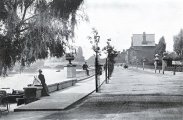 The Embankment c.1900