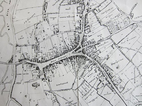 1848 map of Leighton Buzzard town zoomed in  to show land owners.