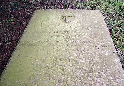 Gravestone of Sir Albert Richardson