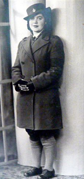 Grace Buckeridge in WLA uniform