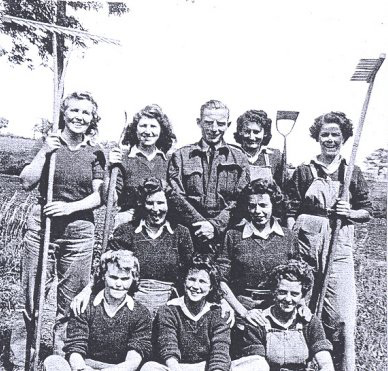 Hulcote Moors land girls at Cranfield Aerodrome