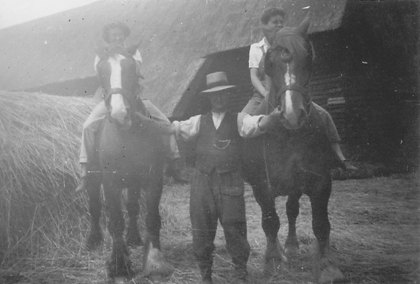 Potton land girls on horseback