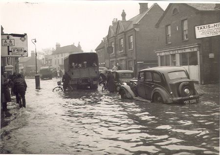 Flooding of St John's Street, Bedford 1947