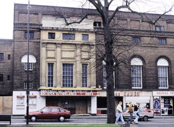 Granada Cinema, Bedford c.1990. Copyright Alan Woodward