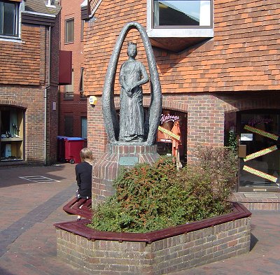 Eleanor Cross, Dunstable