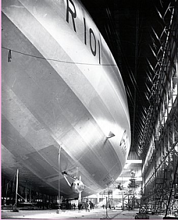 R101 in Cardington Hangar