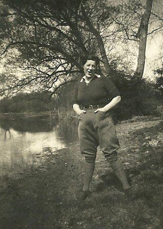 Evelyn Joan Wright at Castle Dairy Farm, Renhold, 1943