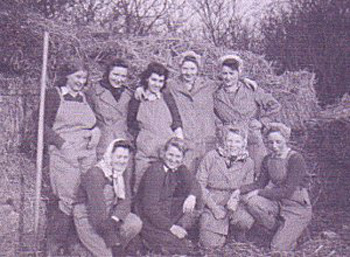 Land girls from Silsoe Hostel